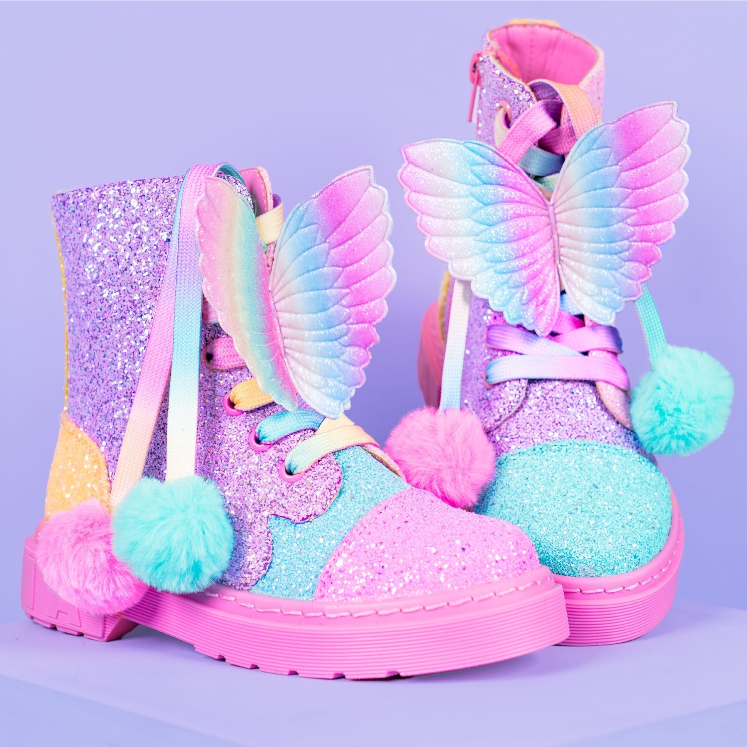 SAPATOS COM BRILHO ARCO-ÍRIS